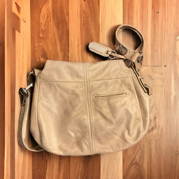 B Makowsky Soft Tan Leather Silver Hardware Bag! - Picture 8 of 12